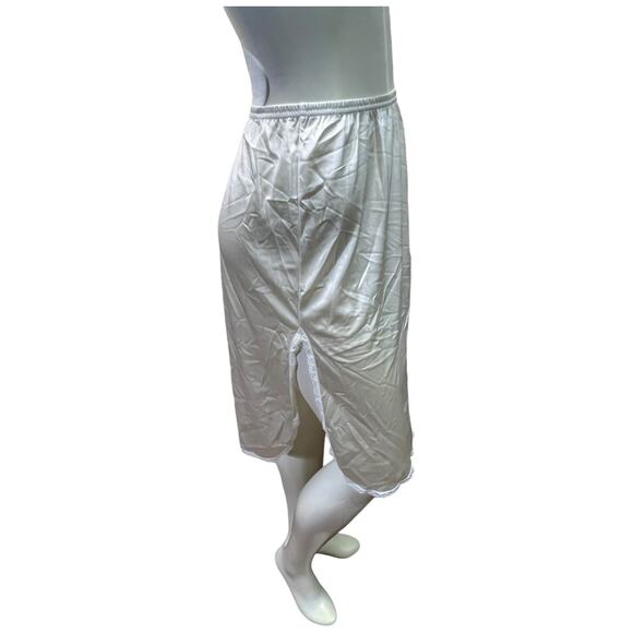 Vintage 90s Nylon Half Slip - Cream Antron III Lace Trim Skirt - Picture 11 of 14